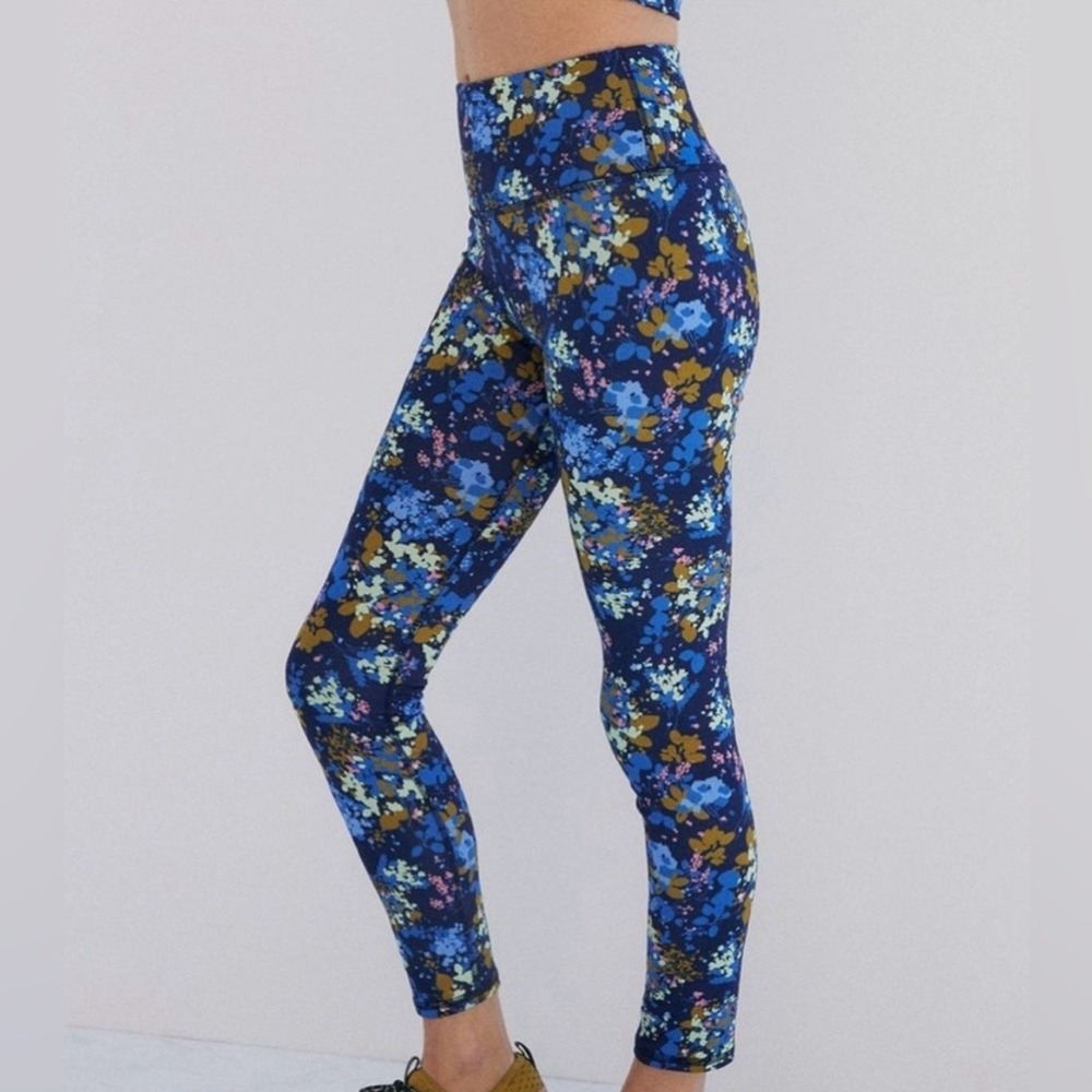 NWOT Anthropologie Daily Practice High Rise Leggings, Navy/Marine Floral,Size XS - Picture 3 of 10